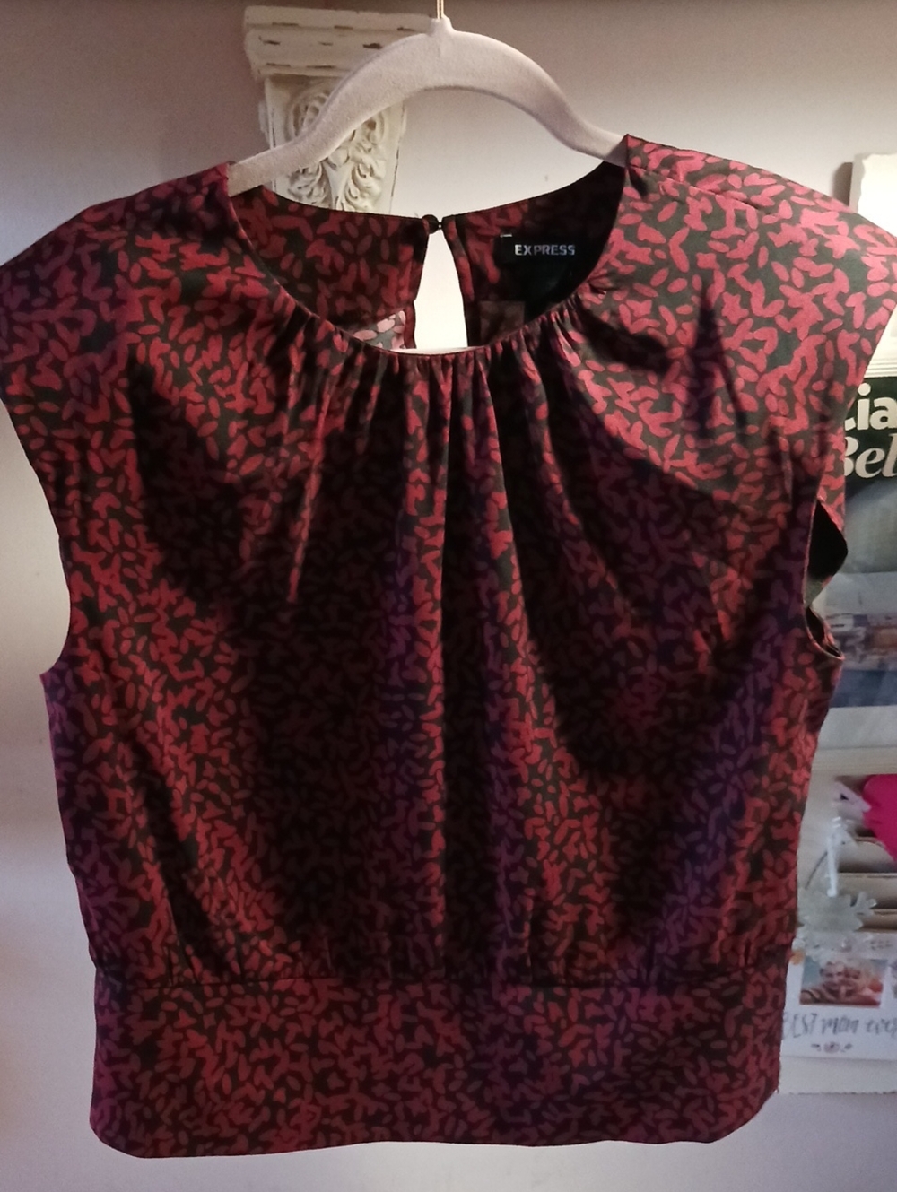 Gorgeous! Express  Burgundy Patterned Cap-Sleeve Detail Design Blouse L